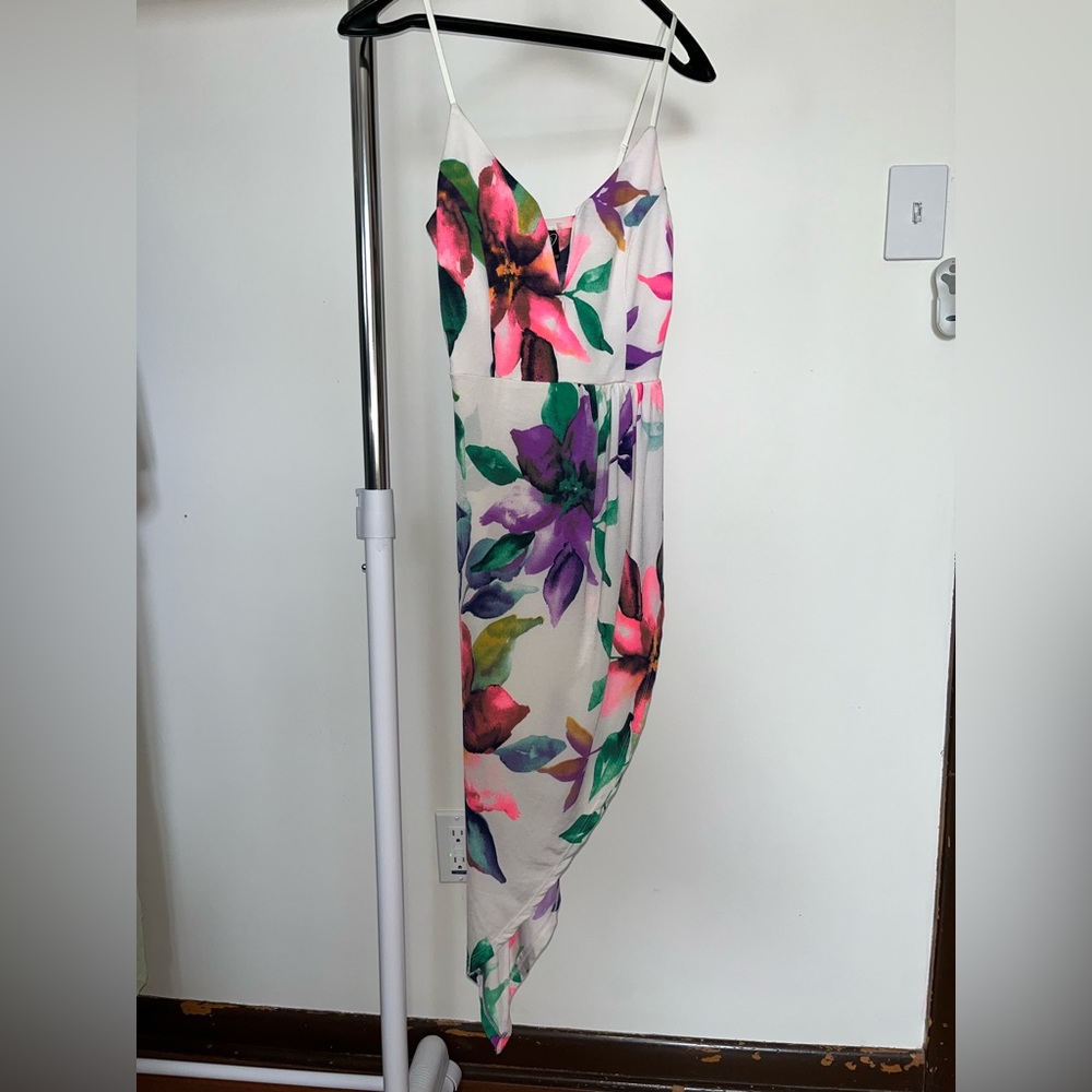 NWT Windsor Size Medium Floral Dress